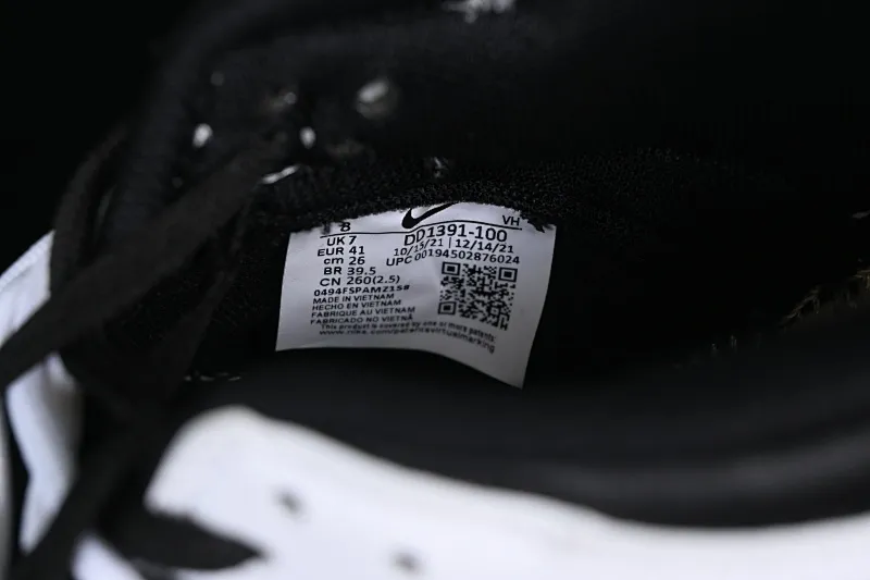 All categories Nk SB Dunk series Nk SB Dunk Low low-top sneakers Nk Dunk Low Reverse Panda-Little Monster SB strap low-top casual sneakers DD1391-100
